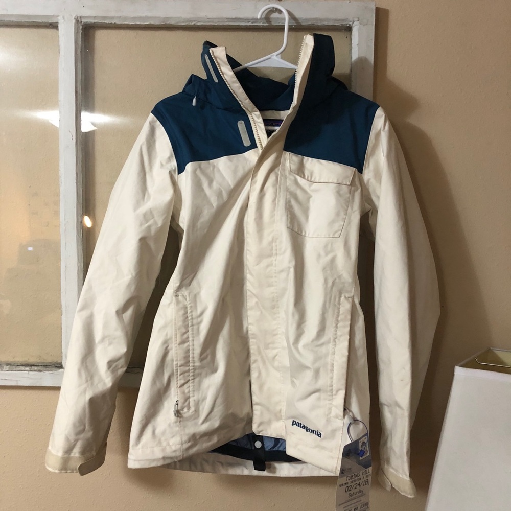 Women’s Patagonia Ski Jacket size small!